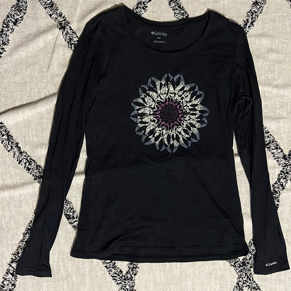 Columbia size S long sleeve tee